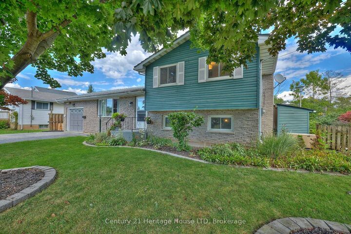 Property Photo:  15 Malkin Avenue  ON L2A 5H9 