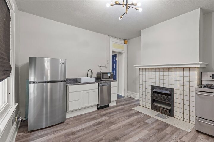 Property Photo:  5819 Station St 2A  PA 15206 