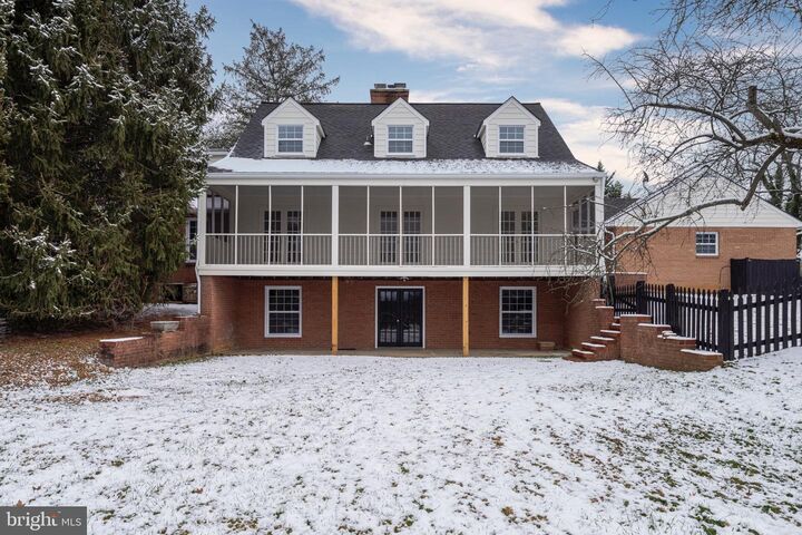 Property Photo: 17747 Silcott Springs Road VA 20132