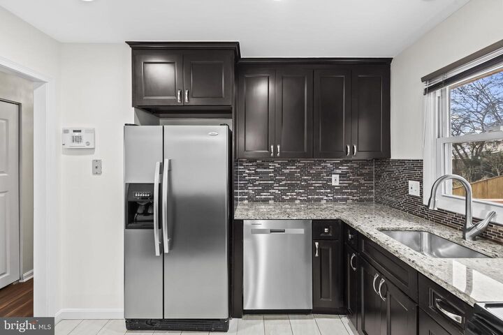 Property Photo: 7810 Citadel Drive MD 21144