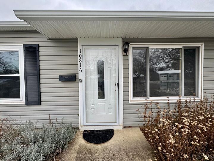 Property Photo: 10816 Thornview Drive OH 45241