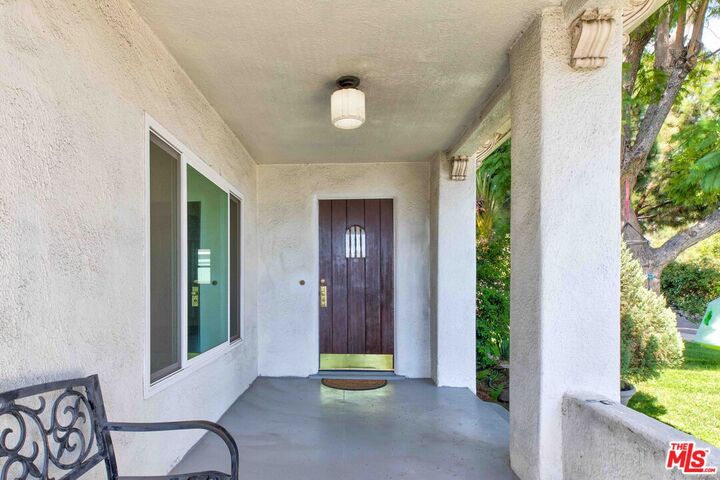 Property Photo: 2215 N Niagara St CA 91504