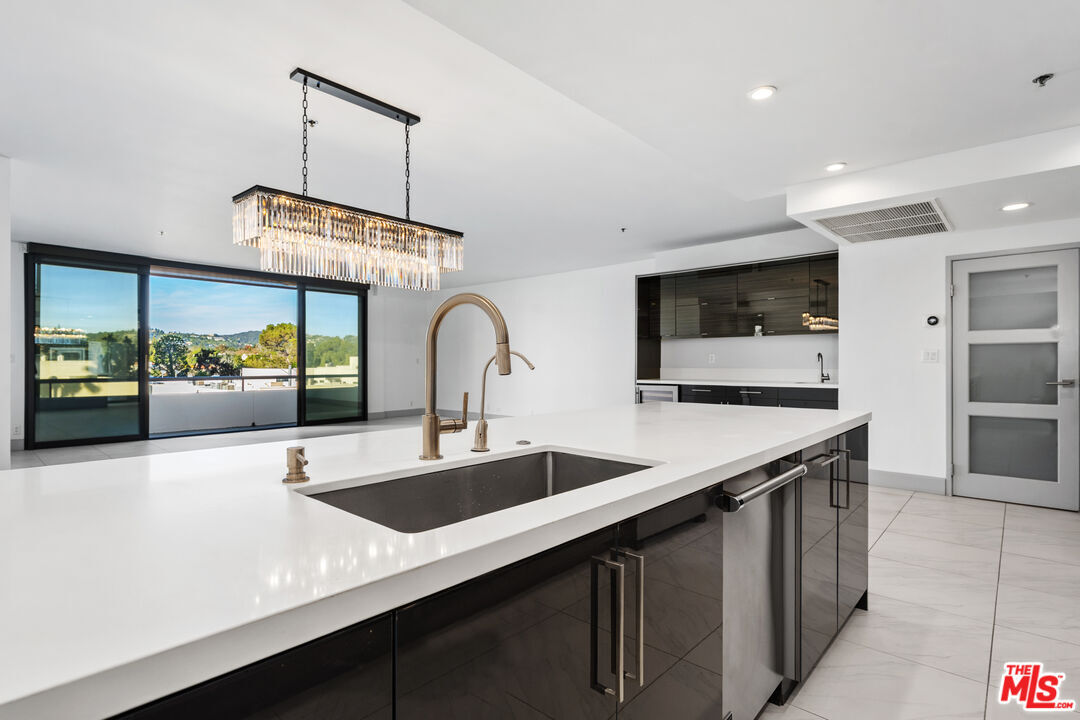 Property Photo: 10660 Wilshire Blvd CA 90024