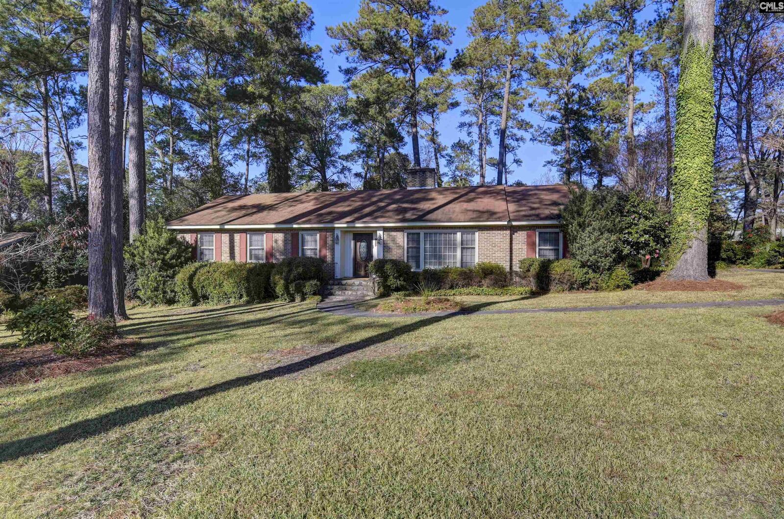 Property Photo: 227 N Stonehedge SC 29210