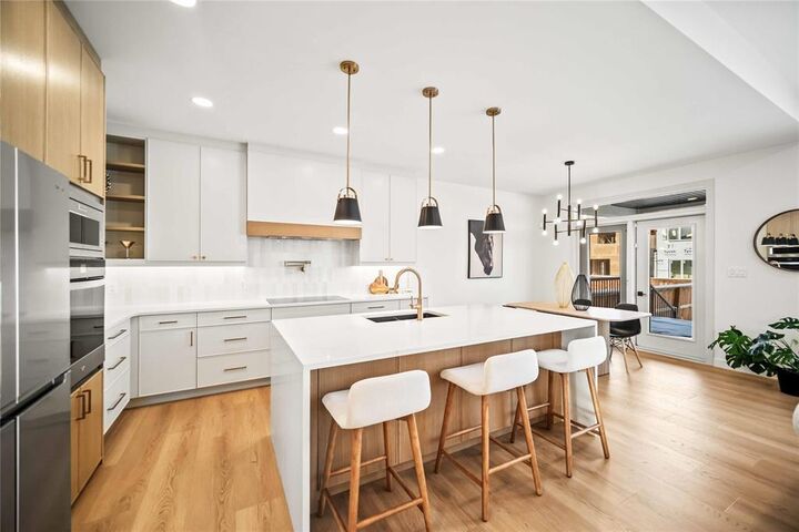 Property Photo: 1 Tamarack Drive MB R2E 0E5