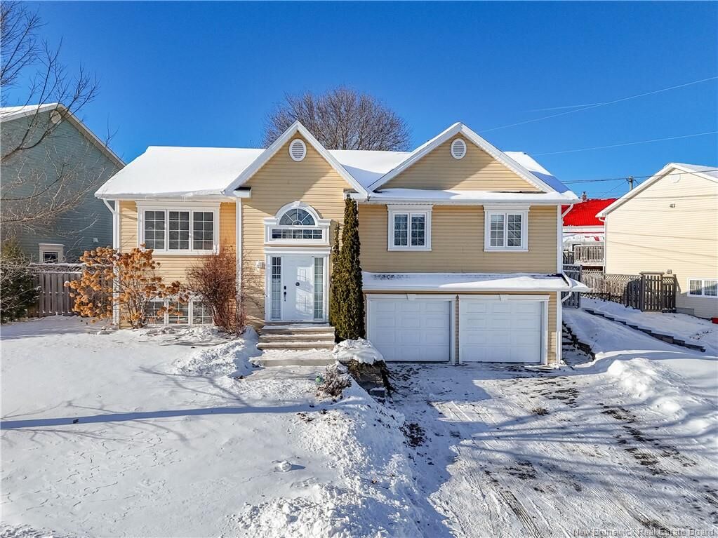 Photo de la propriété: 43 Helena Court NB E3B 0E2