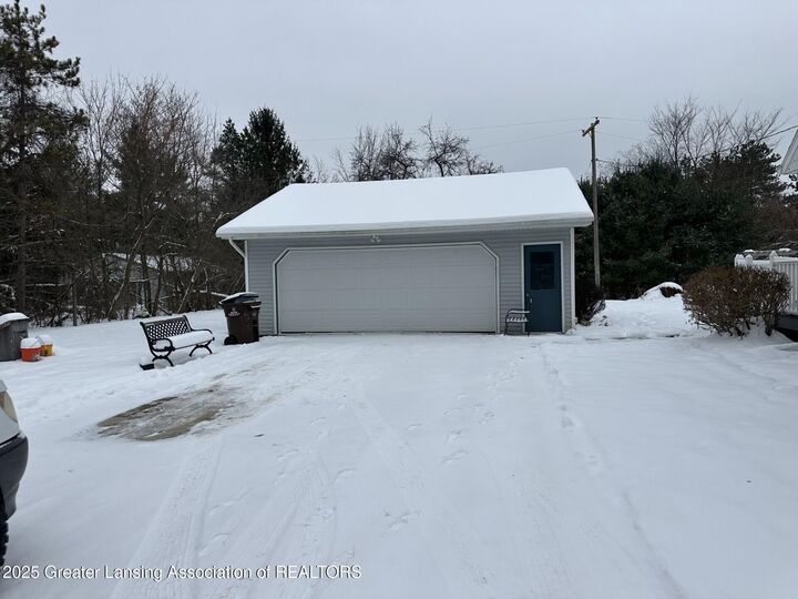Property Photo:  7426 Oak Highway  MI 48813 