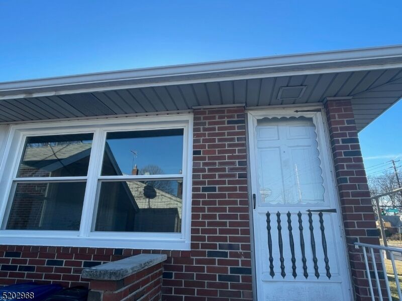 Property Photo: 635 Faitoute Ave NJ 07204
