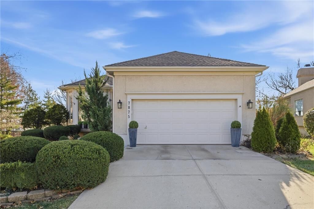 Property Photo: 7875 W 118th Place KS 66210