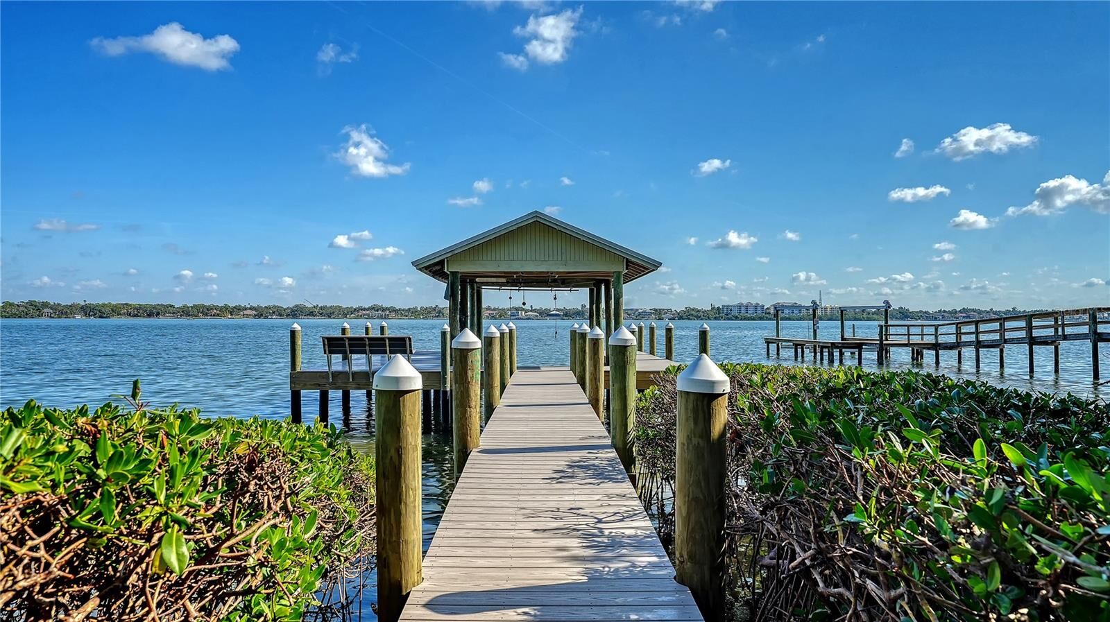 Property Photo:  1042 N Casey Key Road  FL 34229 