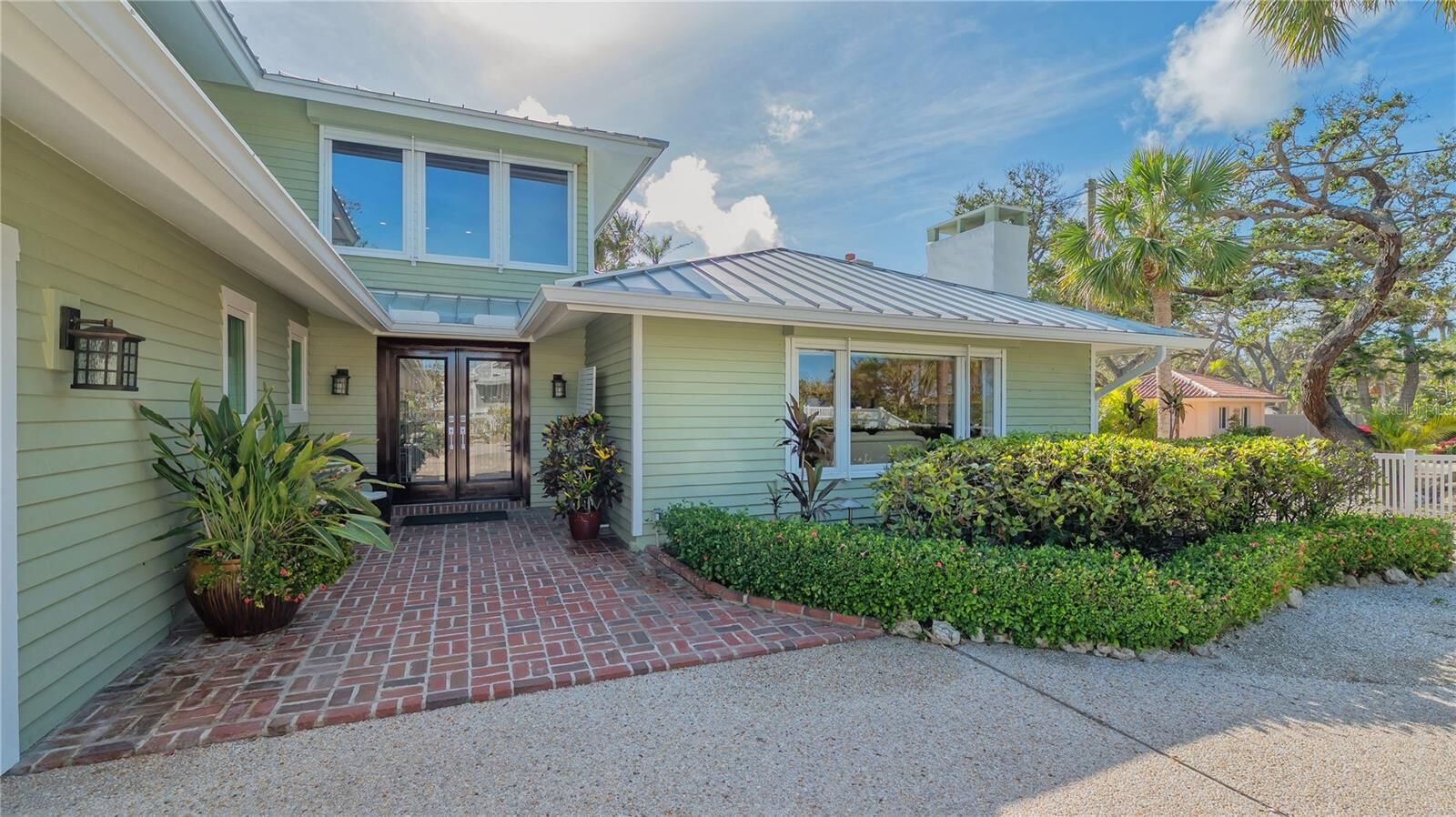 Property Photo: 1042 N Casey Key Road FL 34229