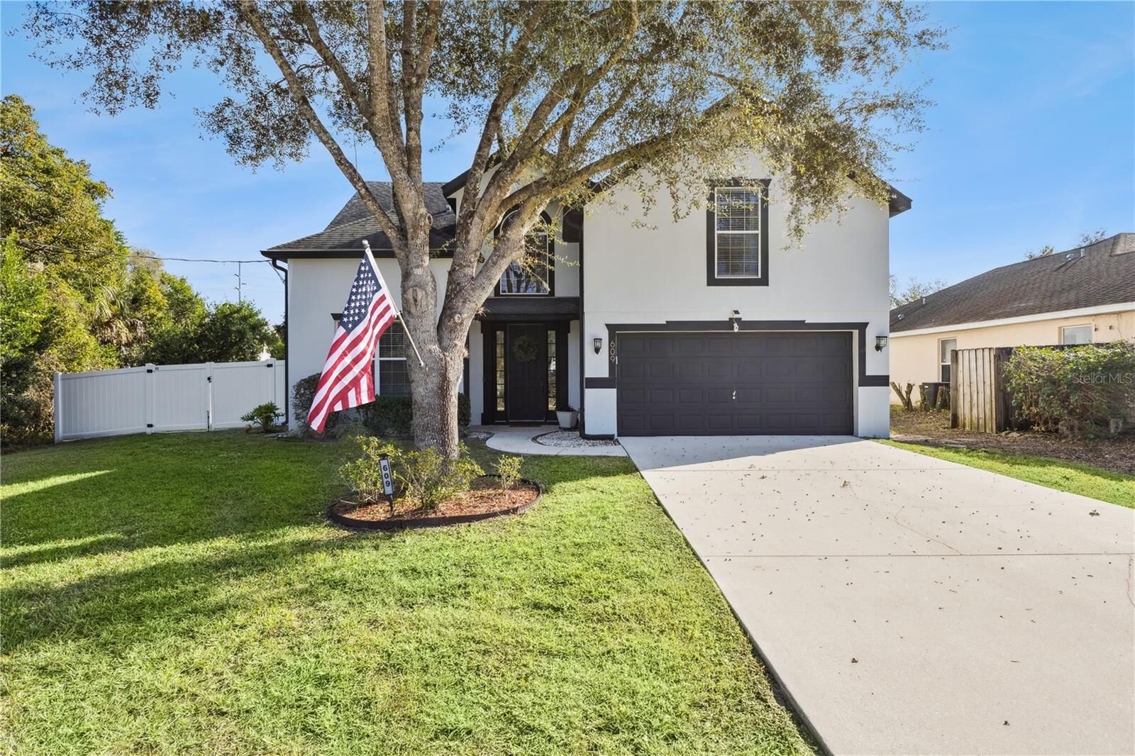Property Photo:  609 Rhodes Drive  FL 32720 