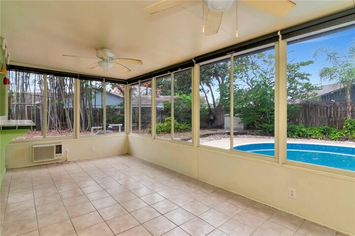 Property Photo:  522 Hilldale Road  FL 33510 