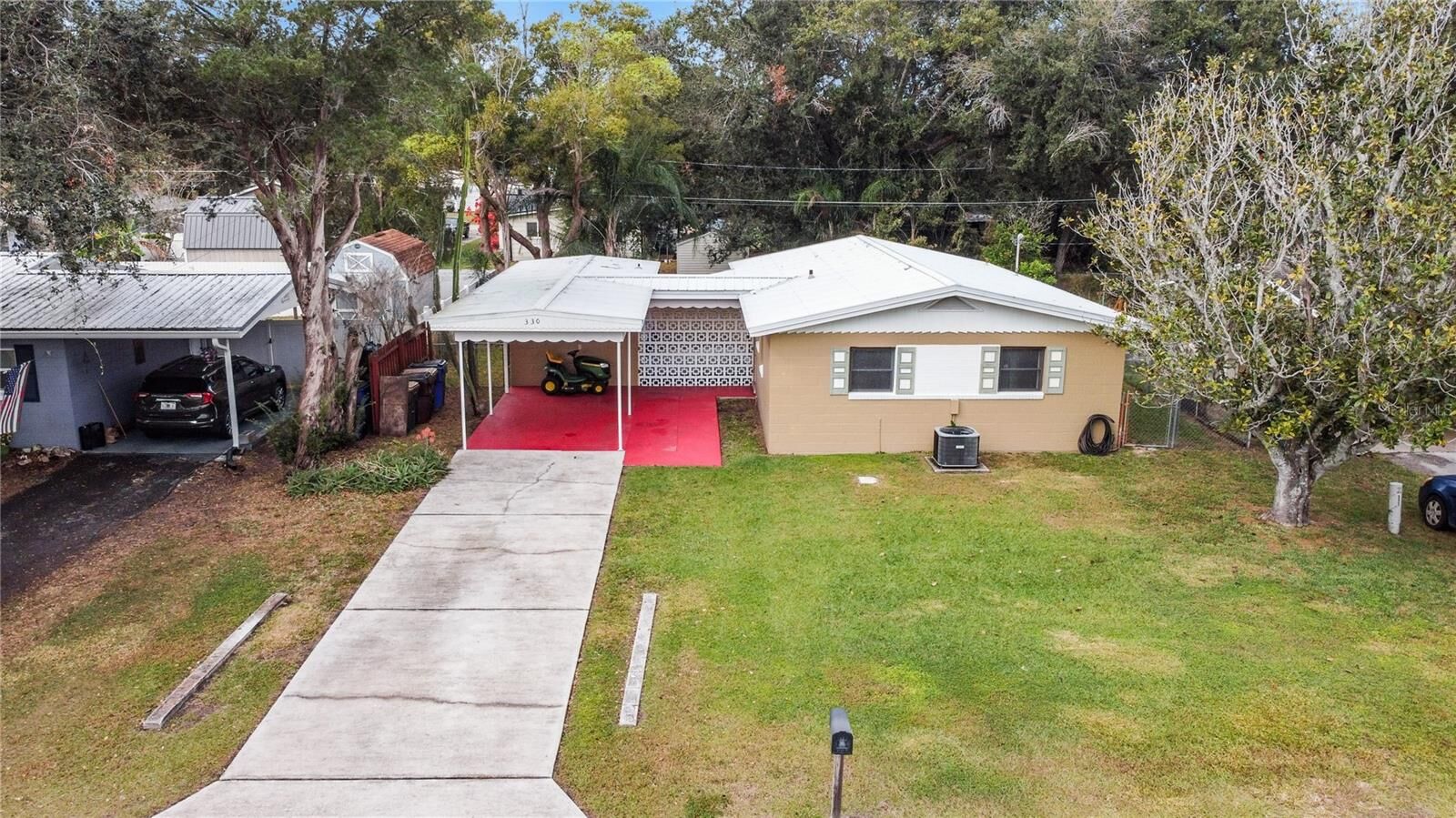 Property Photo: 330 Dakota Avenue FL 34769