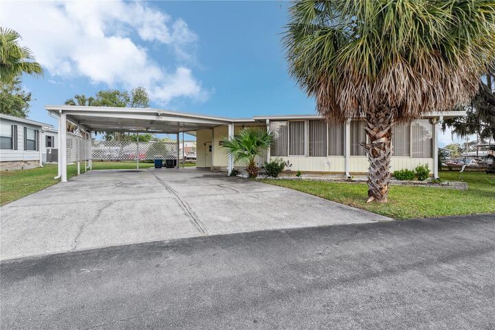 Property Photo:  2055 S Floral Avenue 329  FL 33830 