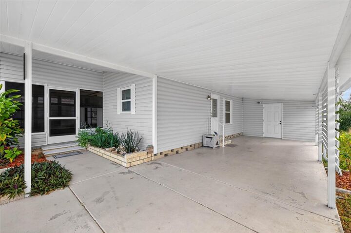 Property Photo:  3904 William Hume Drive  FL 33541 