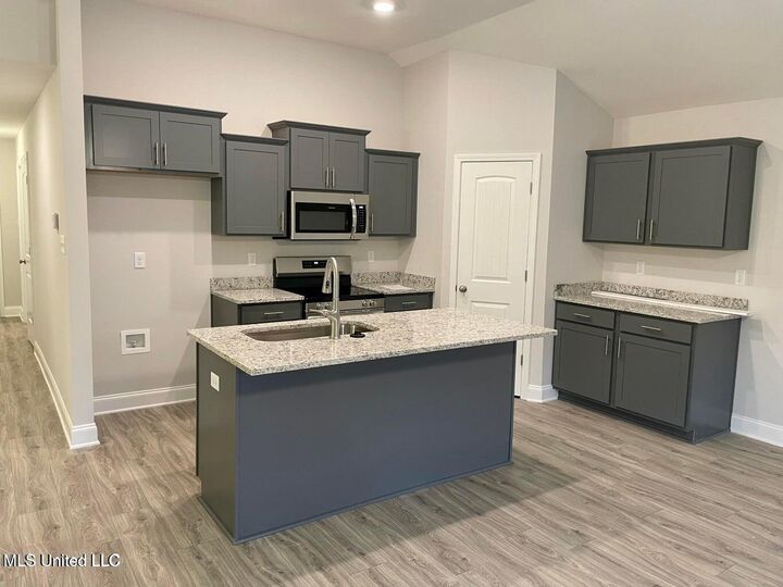 Property Photo: 102 Red Bird Cove MS 38668