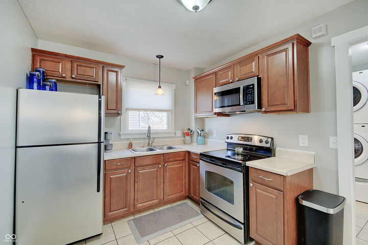 Property Photo: 611 E 30th Street IN 46205