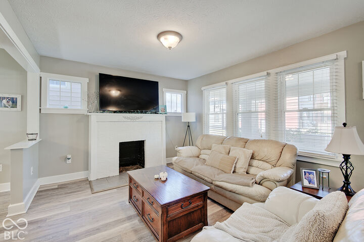 Property Photo: 611 E 30th Street IN 46205