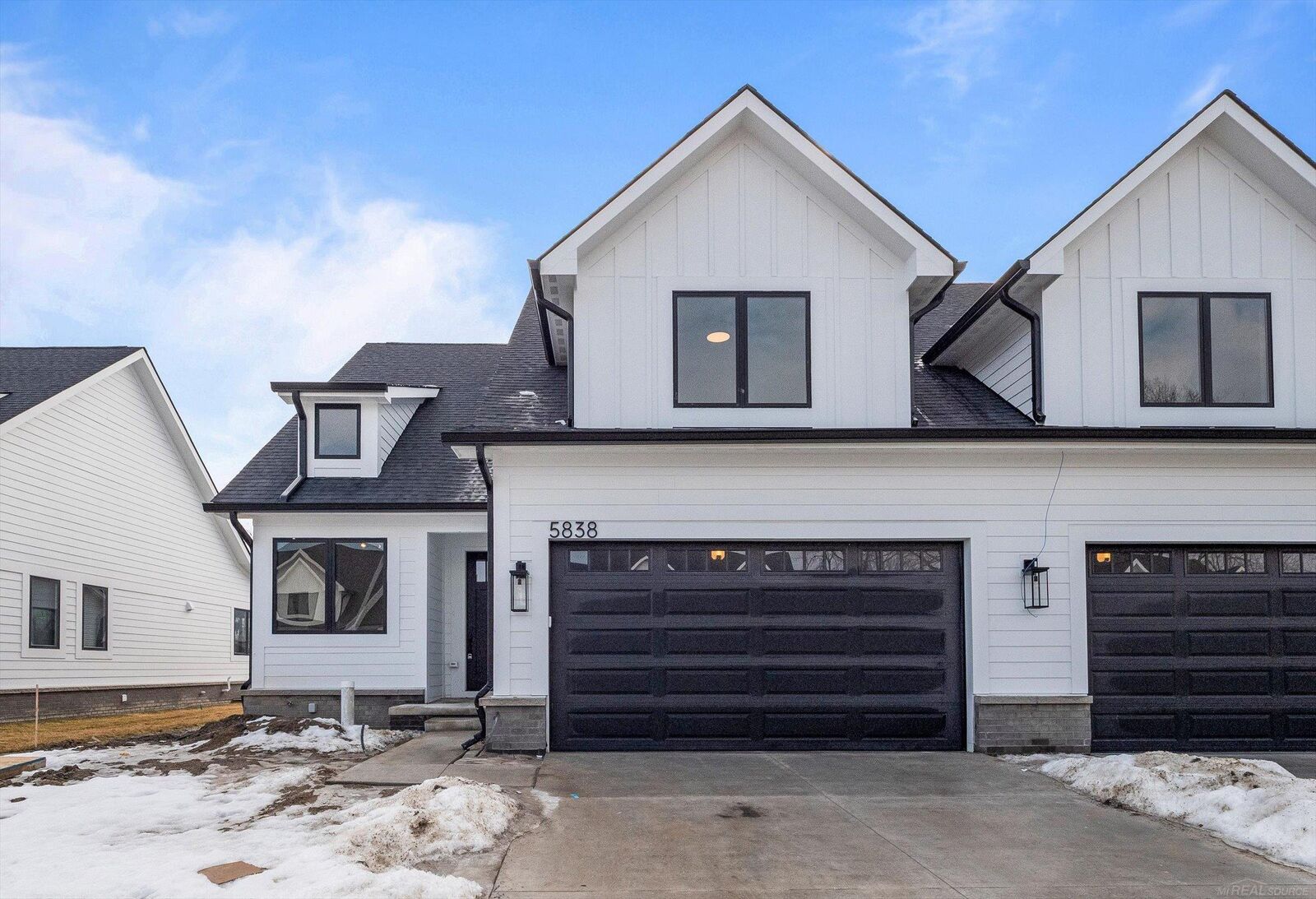 Property Photo:  5838 Heights Drive Unit 18 / Building 9  MI 48314 