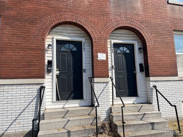 Property Photo: 521 Fassen Street MO 63111