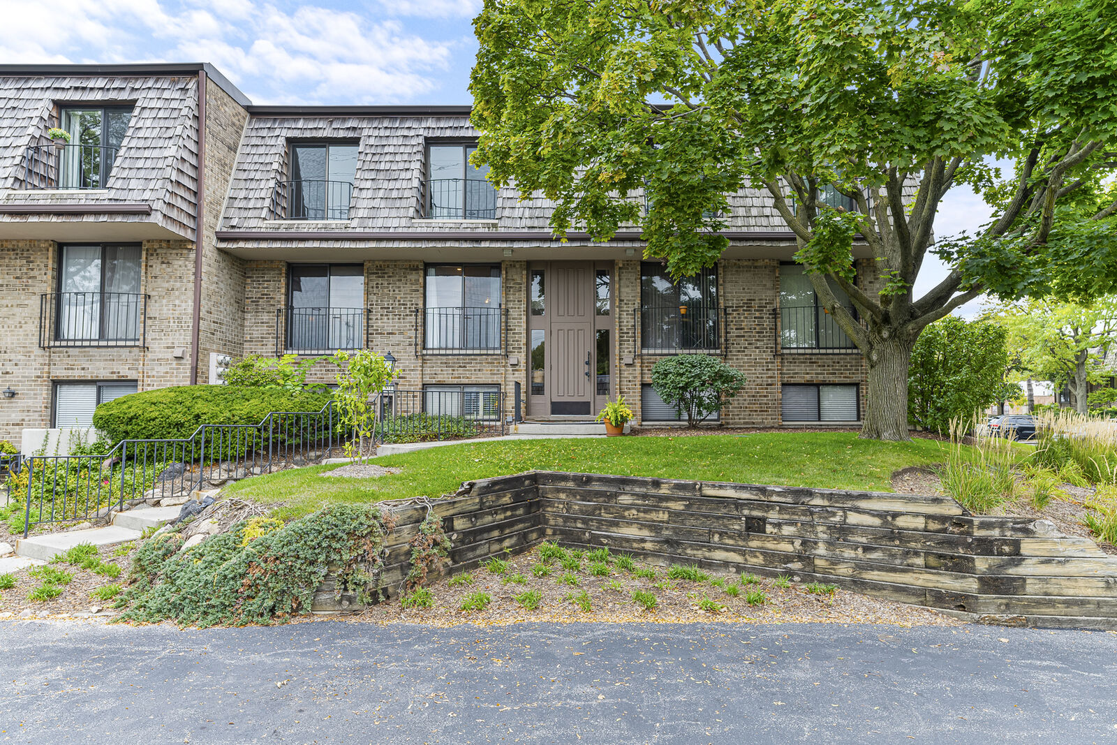 Property Photo: 1721 Northfield Square C IL 60093