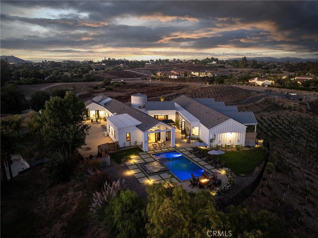 Property Photo:  39241 Corte Venture  CA 92592 