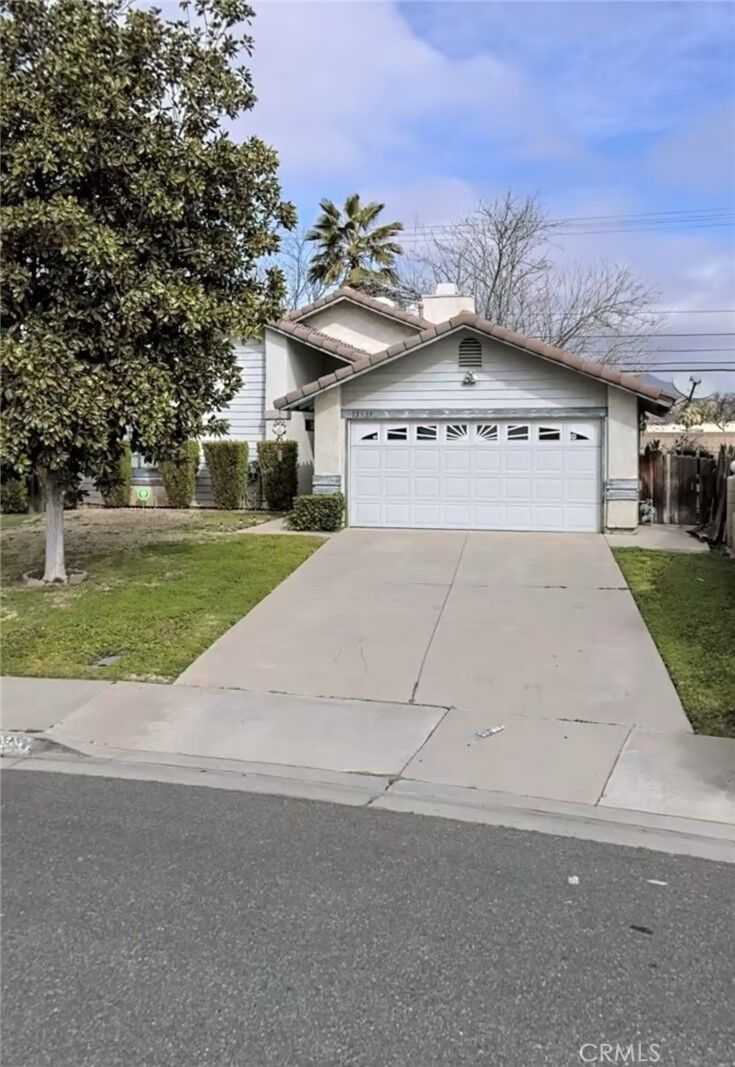 Property Photo: 13599 Vellanto CA 92553
