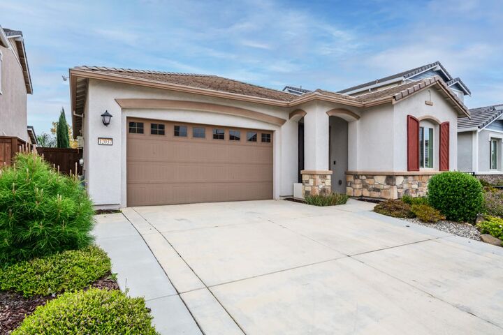 Property Photo: 12037 Tiresias Way CA 95742