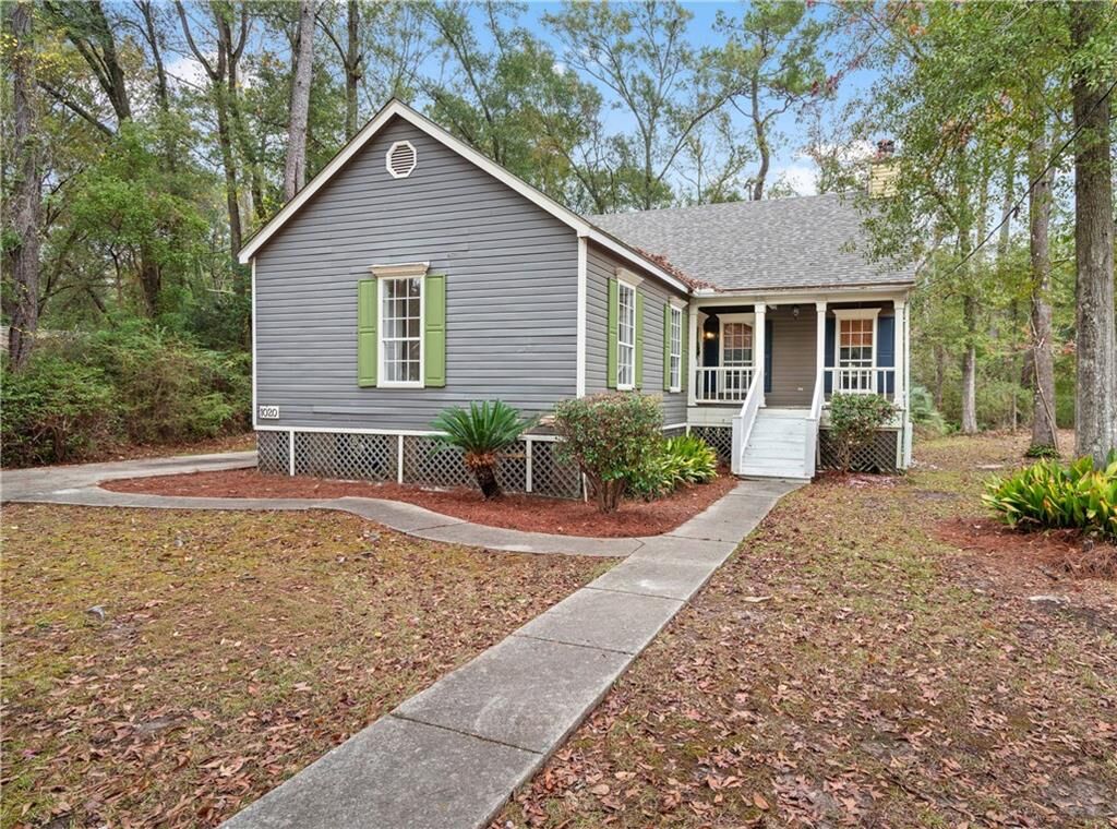 Property Photo:  1020 W 19th Avenue  LA 70433 