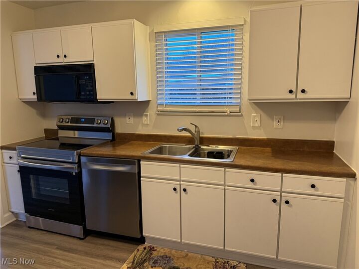 Property Photo: 193 Surrey Lane OH 44406