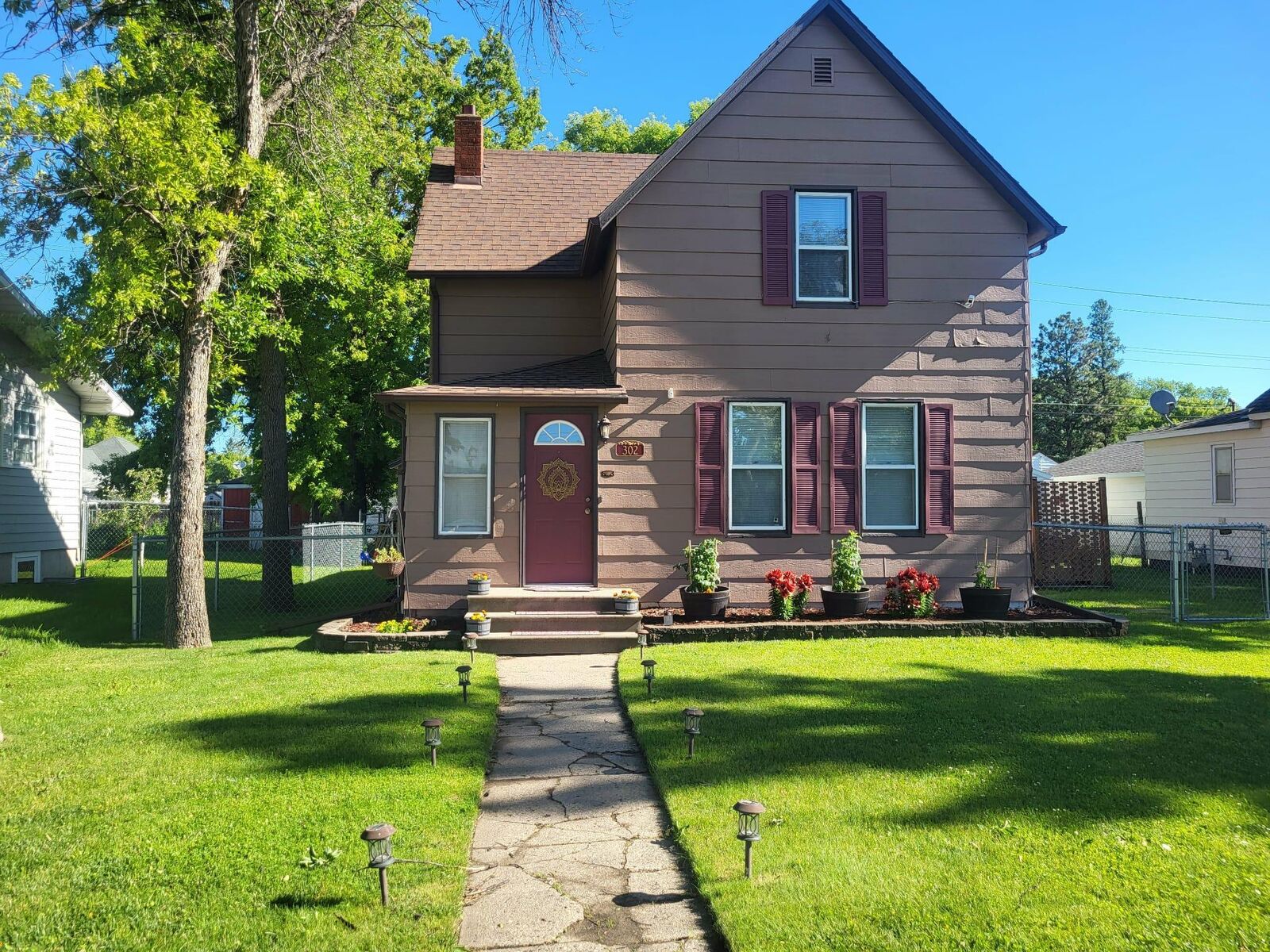 Property Photo: 302 2nd Avenue SE MN 56529