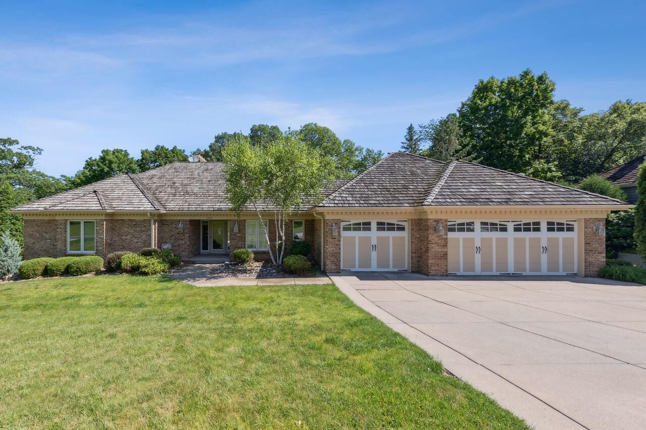 Property Photo: 10752 Mount Curve Road MN 55347
