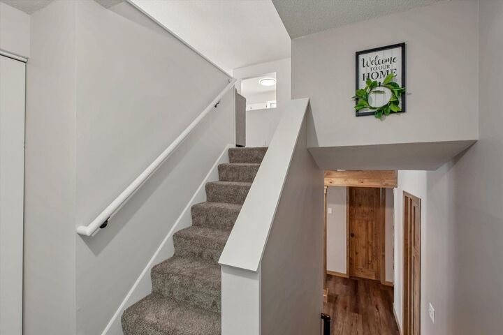 Property Photo: 505 Nelson Court MN 55057