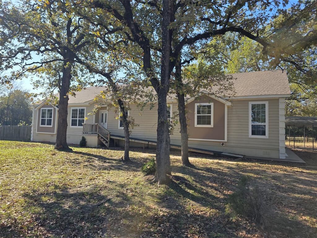 Property Photo: 19989 Post Oak Loop TX 76687