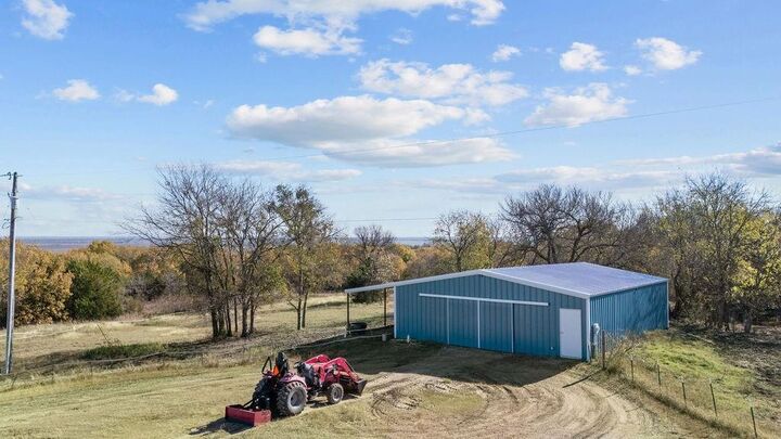 Property Photo: 831 Union Hill Road TX 75119