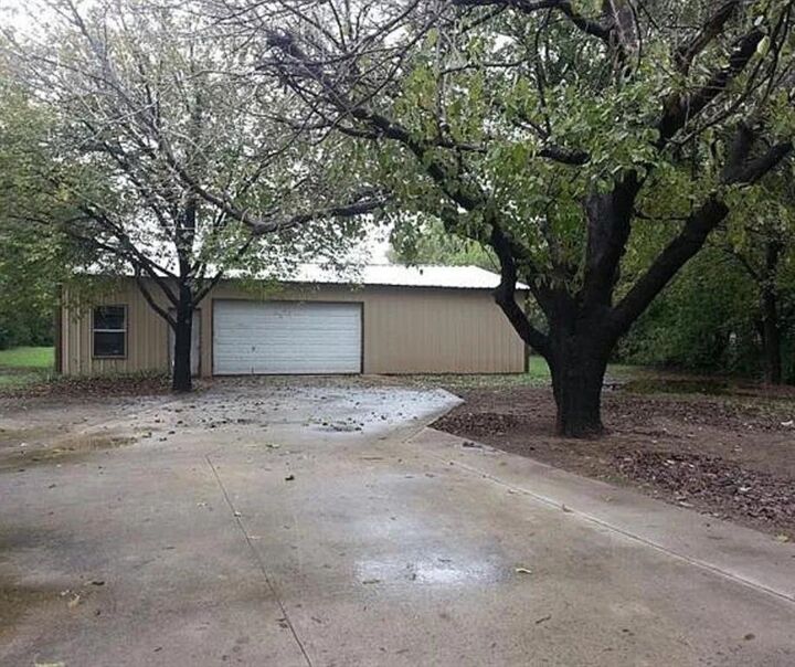 Property Photo:  511 Rogers Road  TX 76071 