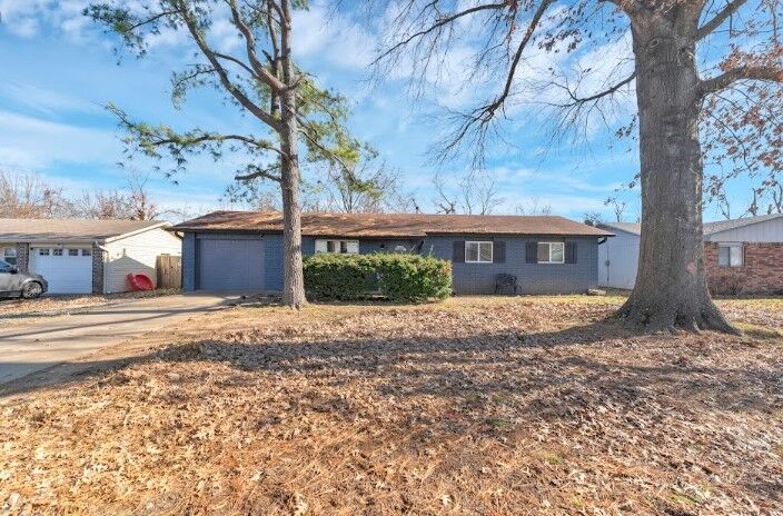 Property Photo:  811 N 30th Street  AR 72756 