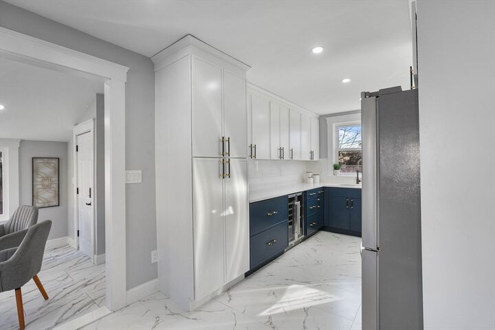 Property Photo:  29 Lake View Place  MA 01904 