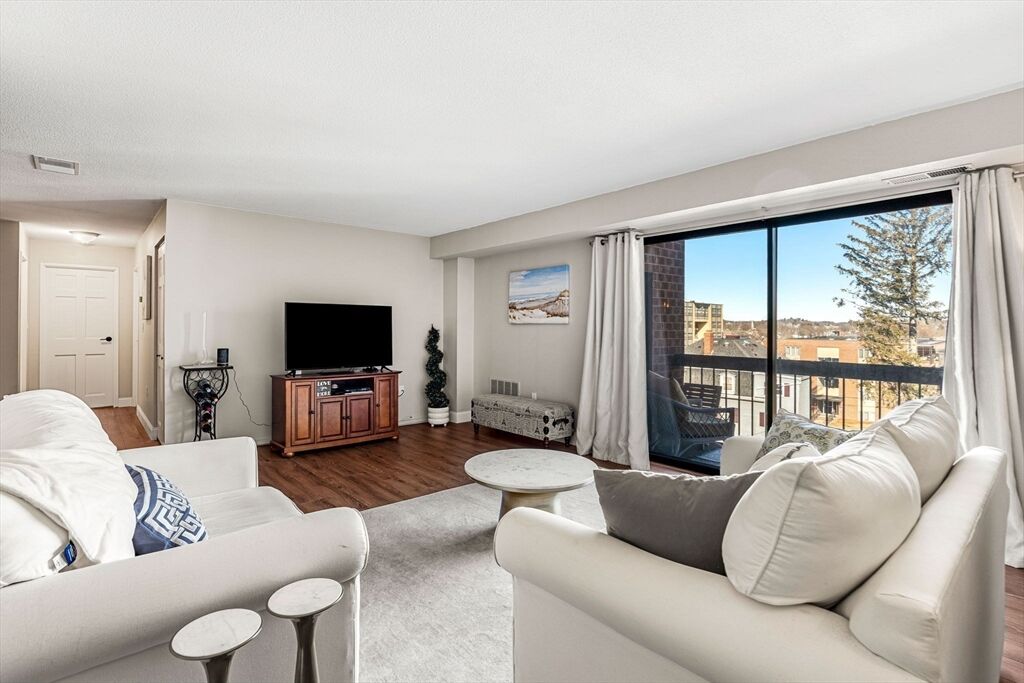 Property Photo:  12 Mount Vernon St 44  MA 02176 