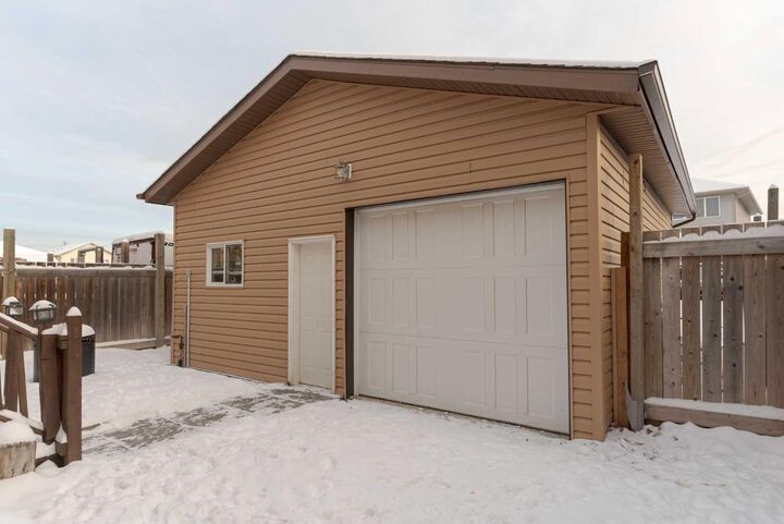 Property Photo:  129 Honeysuckle Way  AB T9K 0M8 