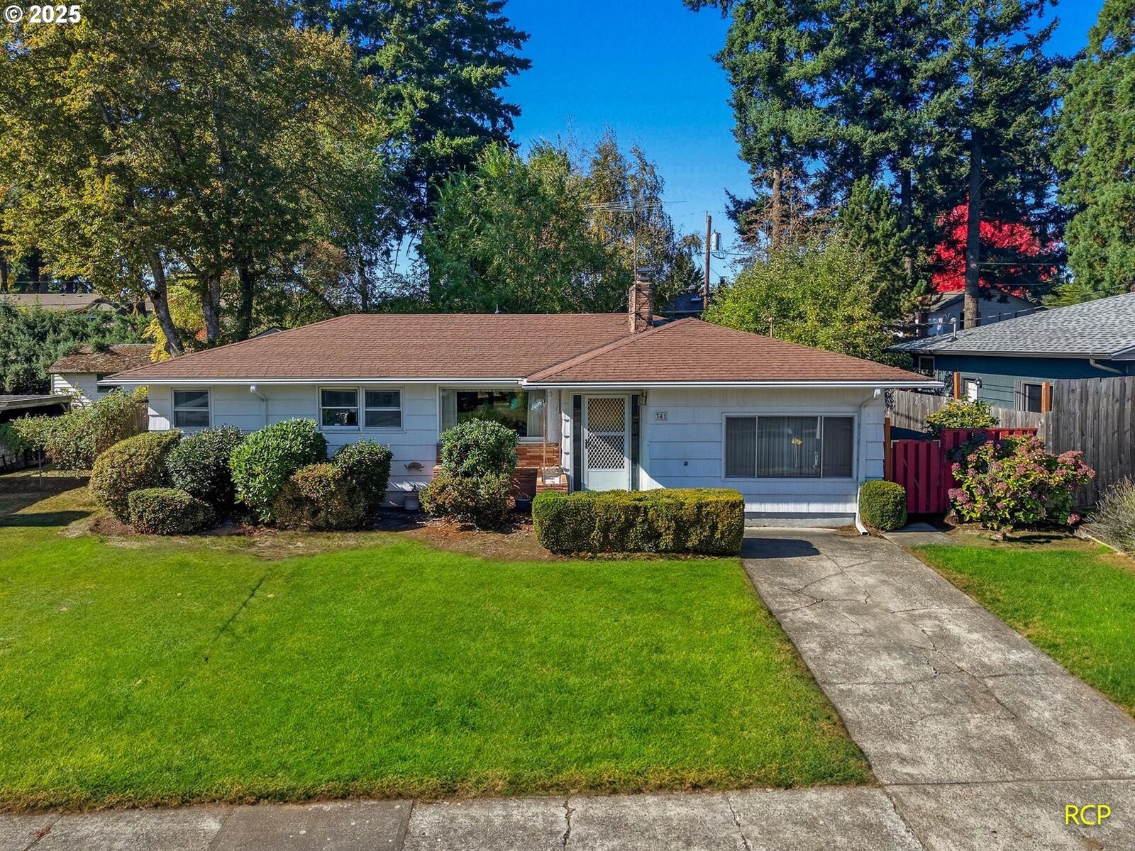 Property Photo: 341 SE 153rd Ave OR 97233