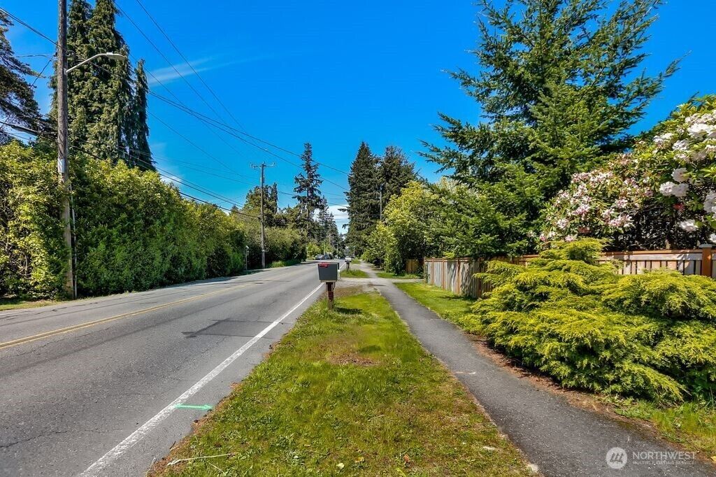 Property Photo: 15712 Greenwood Avenue N WA 98133