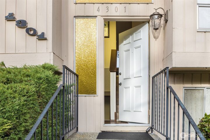 Property Photo:  4301  156th Street SW  WA 98087 