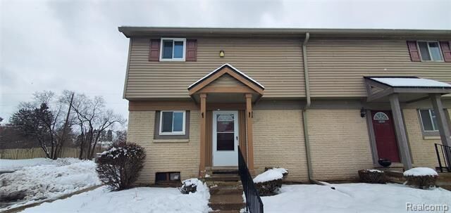 Property Photo: 2040 Orchard Crest Street MI 48317