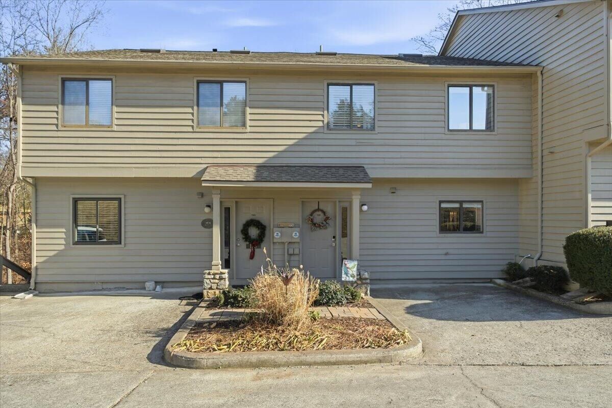 Property Photo: 219 Shoreline Marina Cir 122 VA 24121