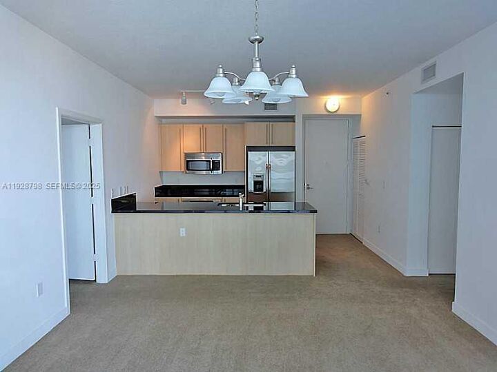 Property Photo:  1111 SW 1st Ave 1123N  FL 33130 