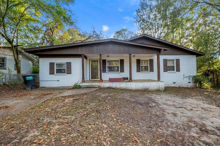 Property Photo:  2409 Surrey Street  FL 32304 