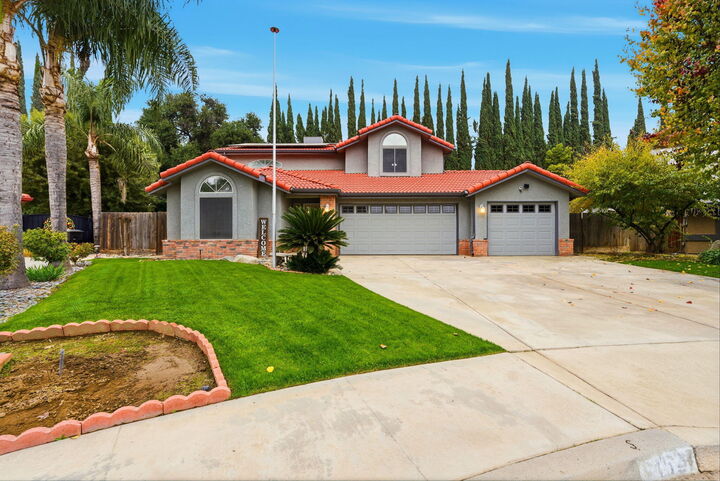 Property Photo: 1152 N Noyes Court CA 93291