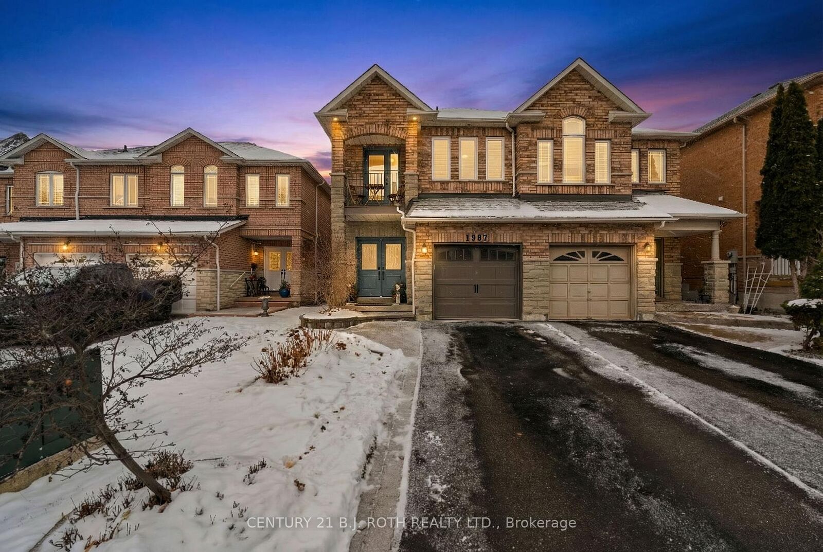 Photo de la propriété:  1987 Treetop Way  ON L1V 7C8 